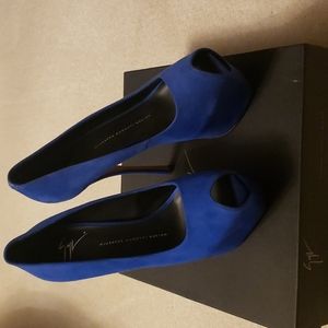 Giuseppe Zanotti size 39 color blue 💙 100% Authentic